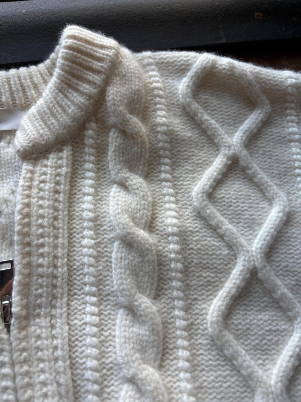 WHITE FRAME ZIP FRONT CABLE CROPPED CARDIGAN 100% MERINO WOOL MEDIUM NEVER WORN - Picture 6 of 7
